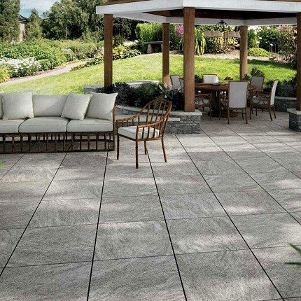 Outdoor-Flooring-Dubai-Garden-Pathway