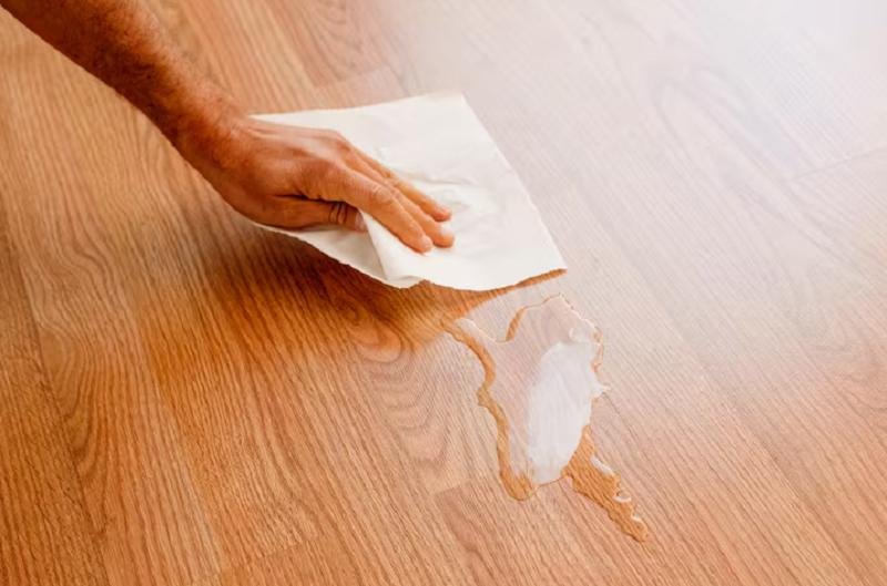 Cleaning through Pure Oils Laminate Flooring Dubai