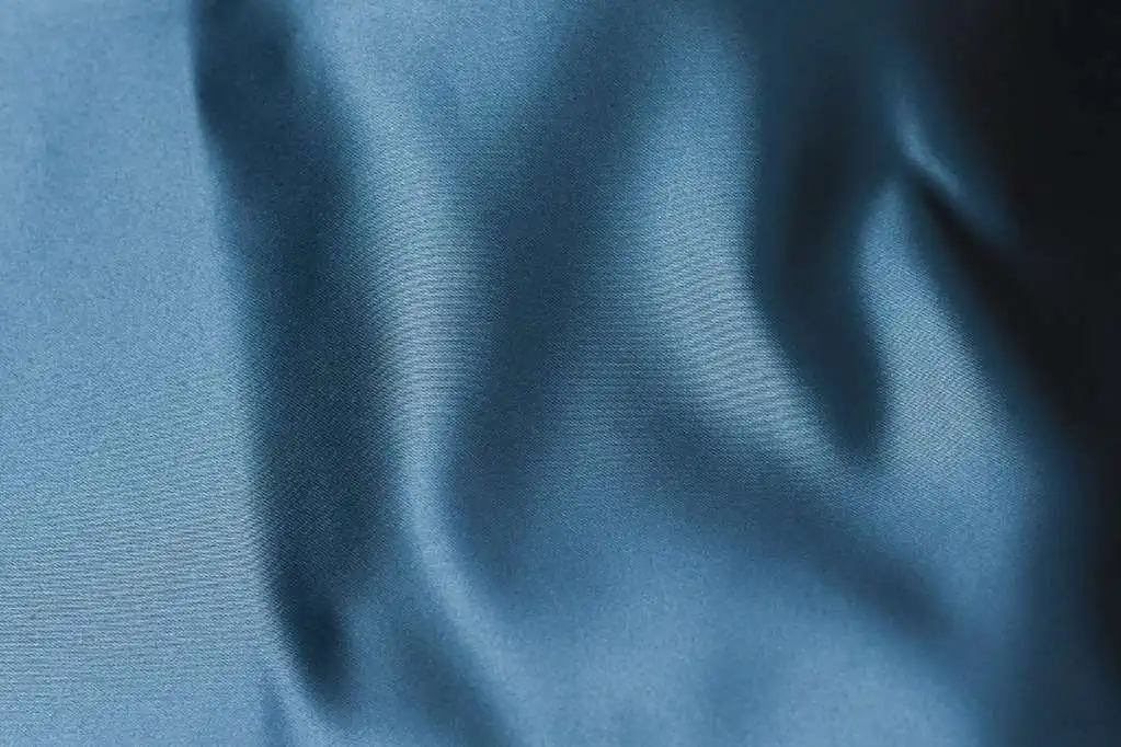 ( Silky Satin 50 ) AK